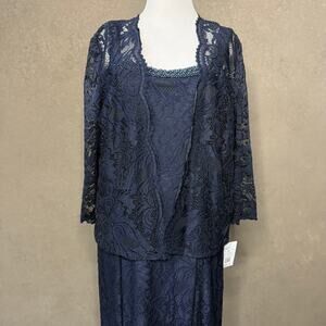 New Le Bos Navy Lace Evening Gown Beaded Neckline Formal Dress Size 8